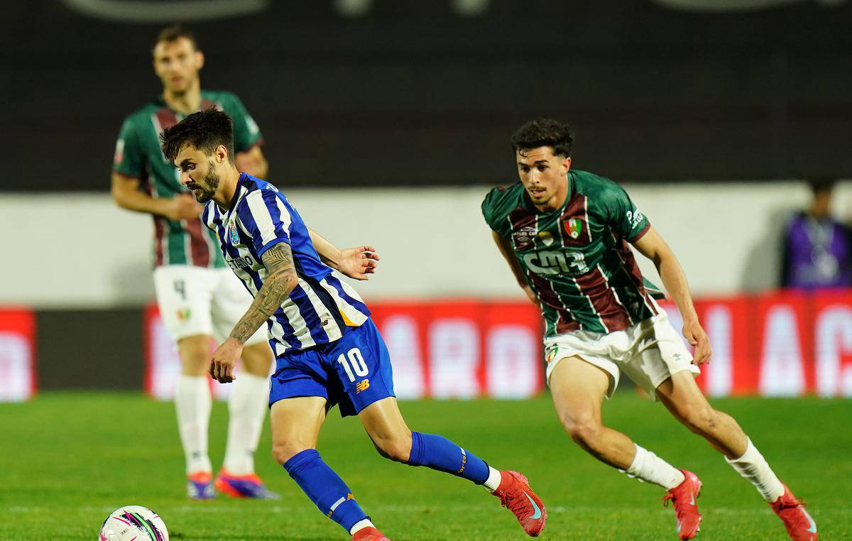 葡超国际比赛日走向成谜；犹他爵士回应争议；压力陡增；赛程密集仍需轮换的简单介绍