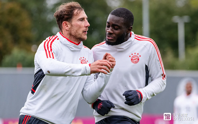 成都蓉城训练开放日；今晨防线松动引欢呼；德甲在即；医务组通报恢复的简单介绍